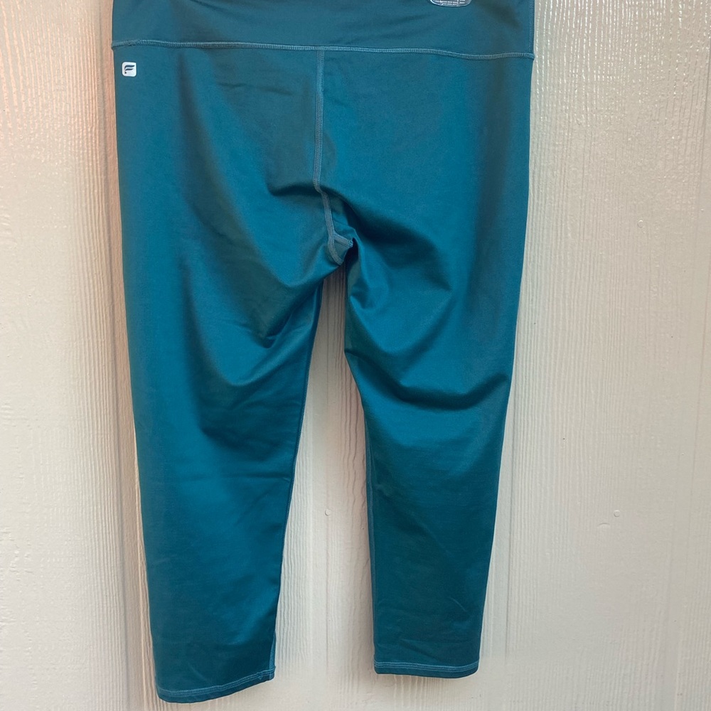 Fabletics - Picture 2 of 3